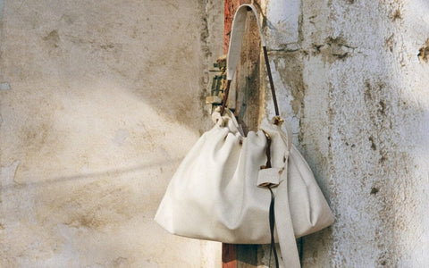 How to Carry a Top-Handle Bag Hands-Free: 7 Easy Methods