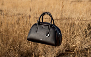 How to Pack a Handbag in a Suitcase Without Crushing It : Step-by-Step Guide