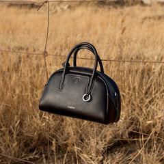 How to Pack a Handbag in a Suitcase Without Crushing It : Step-by-Step Guide