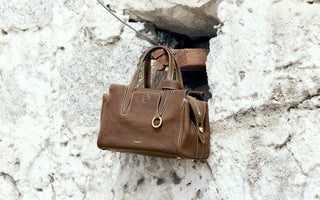 How to Style a Brown Handbag: 5 Easy Outfit Ideas
