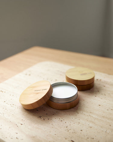 Leather care balm in a bamboo-lidded tin, featuring the text 'songmont 山下有格'.